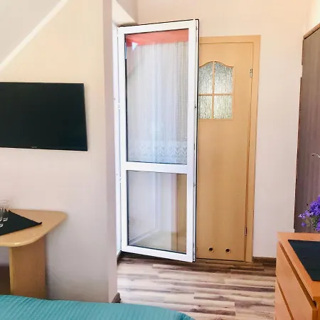 Karwia Pokoje & Apartamenty Exterior photo